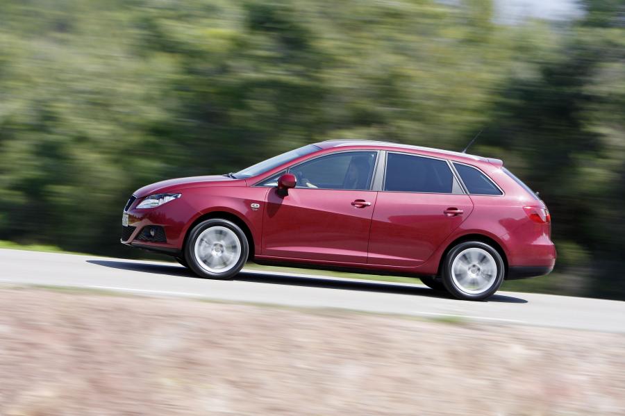  Seat Ibiza ST 2010 года  (фото 30 из 102)